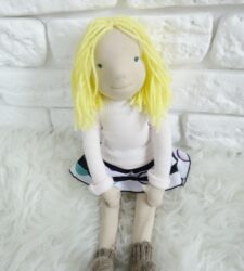 Lalka w stylu waldorfskim - Karina
